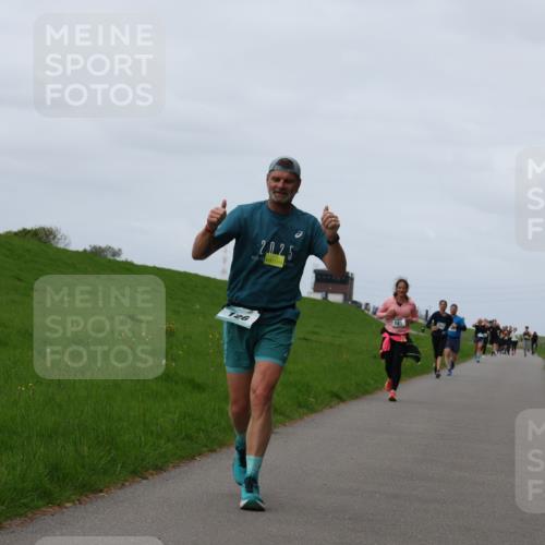 04.05.2025 - 8. Wedeler Halbmarathon Yannick Fuchs http://msf.ph/oto/7839111 04.05.2025 11:47:05 Laufen 2025, 126, 141 meine-sportfotos.de