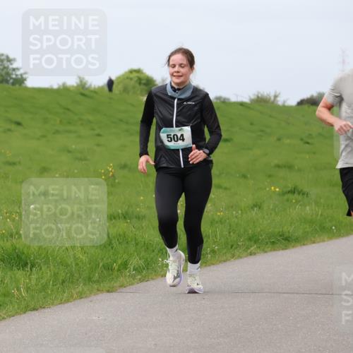 04.05.2025 - 8. Wedeler Halbmarathon Lena Gebhardt http://msf.ph/oto/7839134 04.05.2025 11:41:06 Laufen 504, 65 meine-sportfotos.de