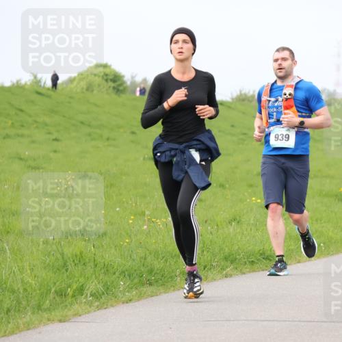 04.05.2025 - 8. Wedeler Halbmarathon Lena Gebhardt http://msf.ph/oto/7839162 04.05.2025 11:41:10 Laufen 939 meine-sportfotos.de