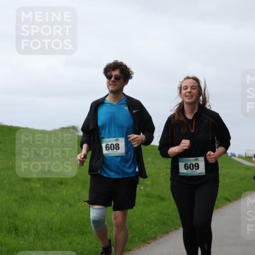 04.05.2025 - 8. Wedeler Halbmarathon Yannick Fuchs http://msf.ph/oto/7839198 04.05.2025 12:04:25 Laufen 608, 609 meine-sportfotos.de