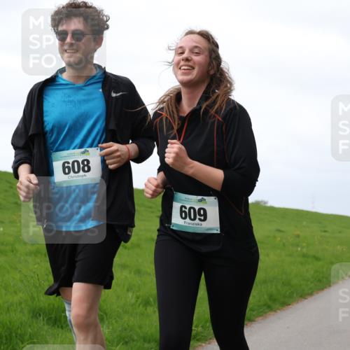 04.05.2025 - 8. Wedeler Halbmarathon Yannick Fuchs http://msf.ph/oto/7839215 04.05.2025 12:04:27 Laufen 608, 609 meine-sportfotos.de