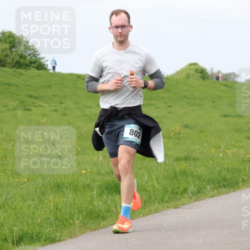 04.05.2025 - 8. Wedeler Halbmarathon Lena Gebhardt http://msf.ph/oto/7839218 04.05.2025 11:41:29 Laufen 802, 400 meine-sportfotos.de