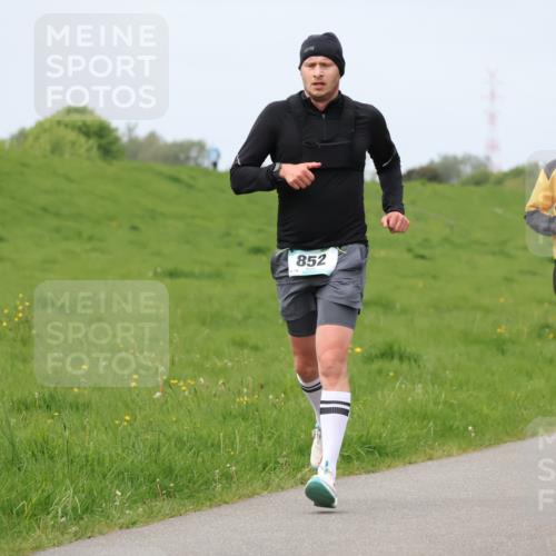 04.05.2025 - 8. Wedeler Halbmarathon Lena Gebhardt http://msf.ph/oto/7839259 04.05.2025 11:42:26 Laufen 852, 461, 763 meine-sportfotos.de