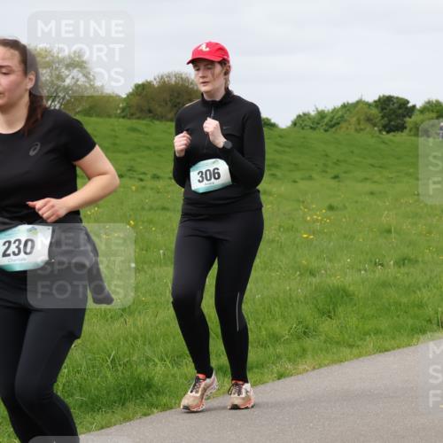04.05.2025 - 8. Wedeler Halbmarathon Lena Gebhardt http://msf.ph/oto/7839319 04.05.2025 11:42:58 Laufen 230, 306 meine-sportfotos.de