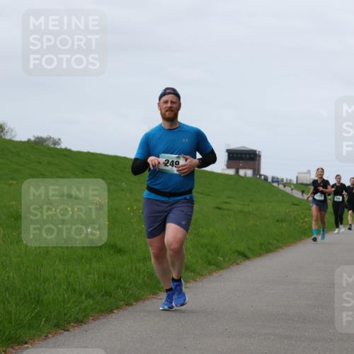 04.05.2025 - 8. Wedeler Halbmarathon Yannick Fuchs http://msf.ph/oto/7839386 04.05.2025 11:47:18 Laufen 249, 1177 meine-sportfotos.de