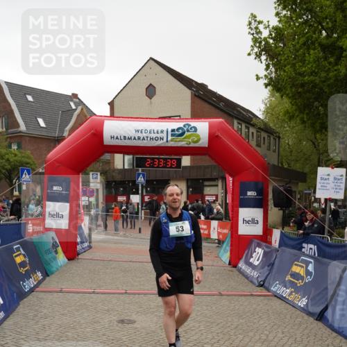 04.05.2025 - 8. Wedeler Halbmarathon Felixshl http://msf.ph/oto/7839388 04.05.2025 12:33:37 Ziel 53, 516, 531 meine-sportfotos.de
