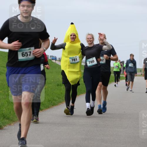 04.05.2025 - 8. Wedeler Halbmarathon Yannick Fuchs http://msf.ph/oto/7839412 04.05.2025 12:04:36 Laufen 657, 781, 780, 82, 1005, 683 meine-sportfotos.de