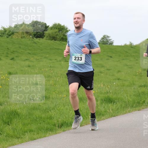 04.05.2025 - 8. Wedeler Halbmarathon Lena Gebhardt http://msf.ph/oto/7839460 04.05.2025 11:43:46 Laufen 233, 98 meine-sportfotos.de