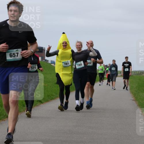 04.05.2025 - 8. Wedeler Halbmarathon Yannick Fuchs http://msf.ph/oto/7839481 04.05.2025 12:04:36 Laufen 657, 571, 781, 780, 82, 1005 meine-sportfotos.de