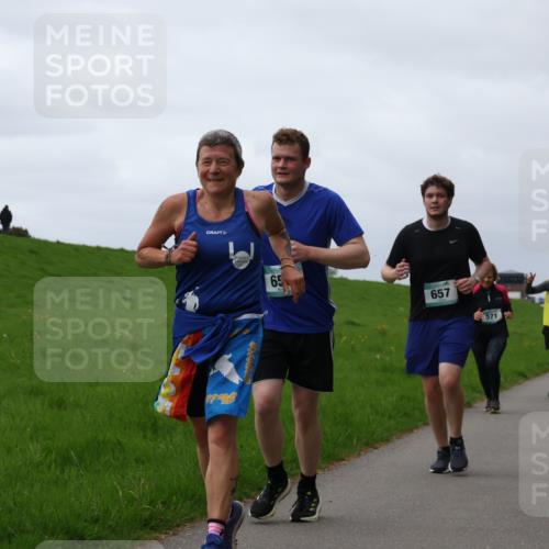 04.05.2025 - 8. Wedeler Halbmarathon Yannick Fuchs http://msf.ph/oto/7839509 04.05.2025 12:04:37 Laufen 65, 657, 571, 781, 780, 282 meine-sportfotos.de