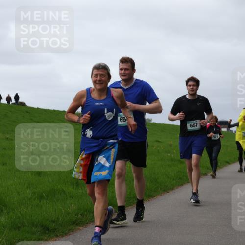 04.05.2025 - 8. Wedeler Halbmarathon Yannick Fuchs http://msf.ph/oto/7839515 04.05.2025 12:04:37 Laufen 65, 657, 571, 781, 780, 282 meine-sportfotos.de