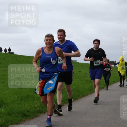 04.05.2025 - 8. Wedeler Halbmarathon Yannick Fuchs http://msf.ph/oto/7839521 04.05.2025 12:04:37 Laufen 65, 657, 571, 781, 780 meine-sportfotos.de