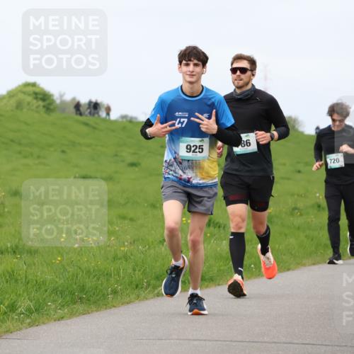 04.05.2025 - 8. Wedeler Halbmarathon Lena Gebhardt http://msf.ph/oto/7839544 04.05.2025 11:44:11 Laufen 47, 925, 86, 720, 719, 343 meine-sportfotos.de