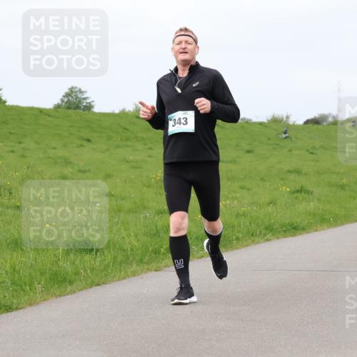 04.05.2025 - 8. Wedeler Halbmarathon Lena Gebhardt http://msf.ph/oto/7839603 04.05.2025 11:44:20 Laufen 343, 429 meine-sportfotos.de