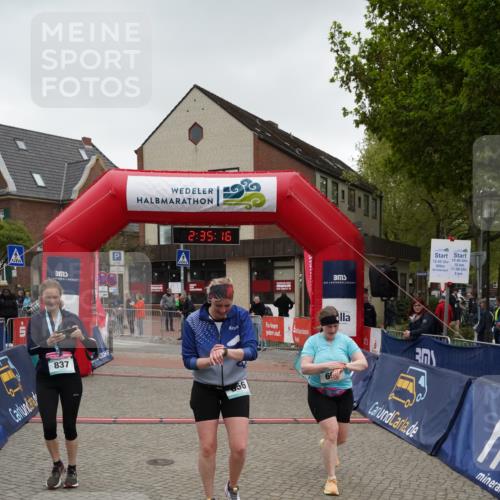 04.05.2025 - 8. Wedeler Halbmarathon Felixshl http://msf.ph/oto/7839613 04.05.2025 12:35:14 Ziel 698, 856 meine-sportfotos.de