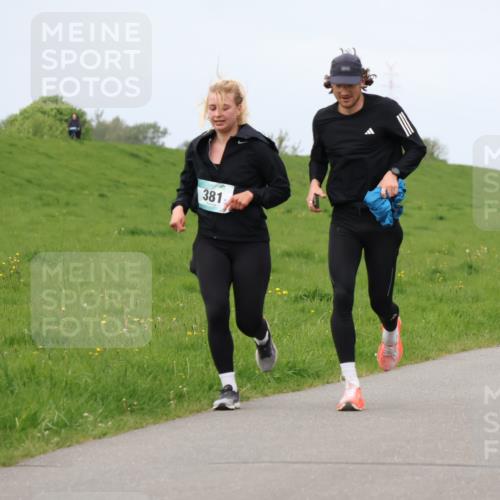 04.05.2025 - 8. Wedeler Halbmarathon Lena Gebhardt http://msf.ph/oto/7839678 04.05.2025 11:45:01 Laufen 381 meine-sportfotos.de