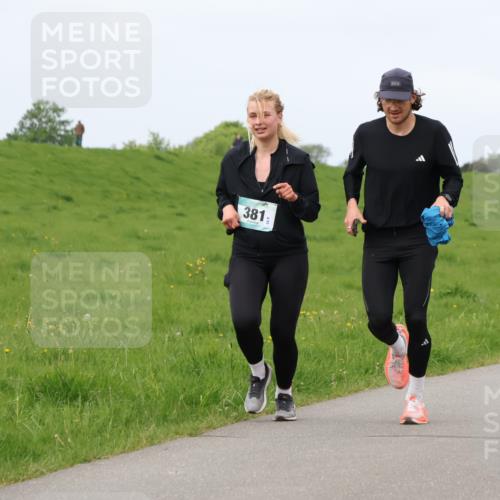 04.05.2025 - 8. Wedeler Halbmarathon Lena Gebhardt http://msf.ph/oto/7839686 04.05.2025 11:45:02 Laufen 381 meine-sportfotos.de