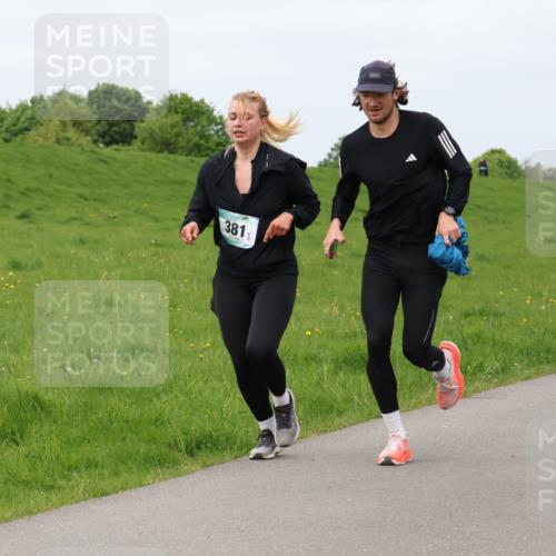 04.05.2025 - 8. Wedeler Halbmarathon Lena Gebhardt http://msf.ph/oto/7839691 04.05.2025 11:45:04 Laufen 381 meine-sportfotos.de