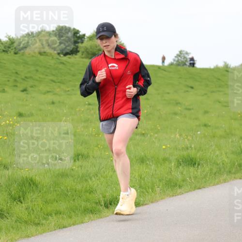 04.05.2025 - 8. Wedeler Halbmarathon Lena Gebhardt http://msf.ph/oto/7839707 04.05.2025 11:45:14 Laufen 248 meine-sportfotos.de