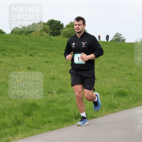 04.05.2025 - 8. Wedeler Halbmarathon Lena Gebhardt http://msf.ph/oto/7839733 04.05.2025 11:45:19 Laufen 22, 1 meine-sportfotos.de