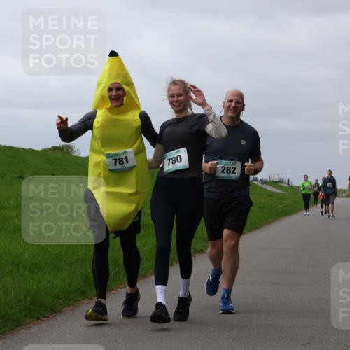 04.05.2025 - 8. Wedeler Halbmarathon Yannick Fuchs http://msf.ph/oto/7839778 04.05.2025 12:04:42 Laufen 781, 780, 282, 30 meine-sportfotos.de