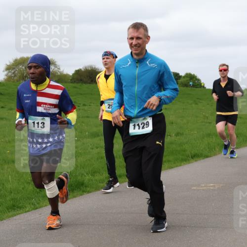 04.05.2025 - 8. Wedeler Halbmarathon Lena Gebhardt http://msf.ph/oto/7839825 04.05.2025 11:45:53 Laufen 113, 25, 1129 meine-sportfotos.de