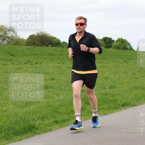 04.05.2025 - 8. Wedeler Halbmarathon Lena Gebhardt http://msf.ph/oto/7839830 04.05.2025 11:45:54 Laufen  meine-sportfotos.de