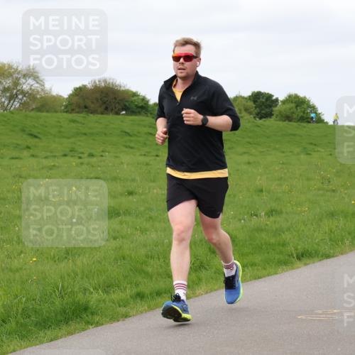 04.05.2025 - 8. Wedeler Halbmarathon Lena Gebhardt http://msf.ph/oto/7839835 04.05.2025 11:45:54 Laufen  meine-sportfotos.de