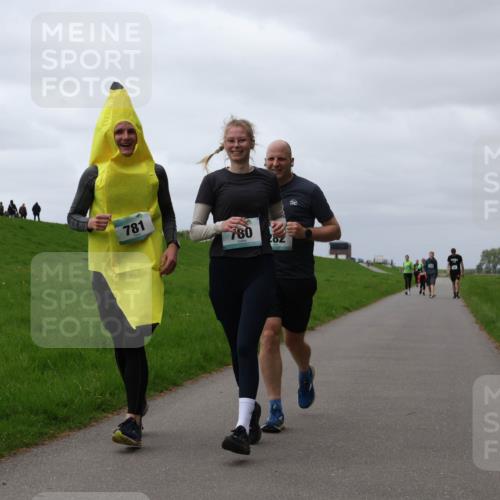 04.05.2025 - 8. Wedeler Halbmarathon Yannick Fuchs http://msf.ph/oto/7839843 04.05.2025 12:04:43 Laufen 781, 780, 1 meine-sportfotos.de