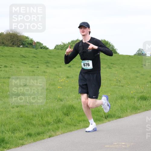 04.05.2025 - 8. Wedeler Halbmarathon Lena Gebhardt http://msf.ph/oto/7839899 04.05.2025 11:46:03 Laufen 676 meine-sportfotos.de