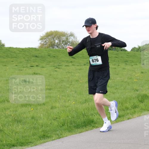 04.05.2025 - 8. Wedeler Halbmarathon Lena Gebhardt http://msf.ph/oto/7839913 04.05.2025 11:46:04 Laufen 676 meine-sportfotos.de