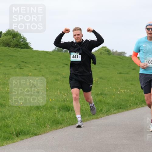 04.05.2025 - 8. Wedeler Halbmarathon Lena Gebhardt http://msf.ph/oto/7839915 04.05.2025 11:46:05 Laufen 441, 1056, 766 meine-sportfotos.de