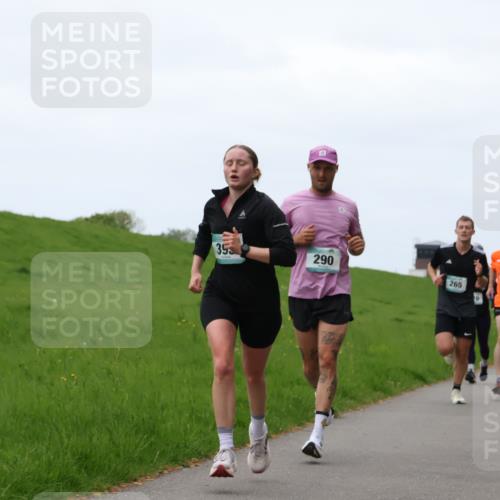 04.05.2025 - 8. Wedeler Halbmarathon Yannick Fuchs http://msf.ph/oto/7840001 04.05.2025 11:26:40 Laufen 353, 290, 949, 265 meine-sportfotos.de
