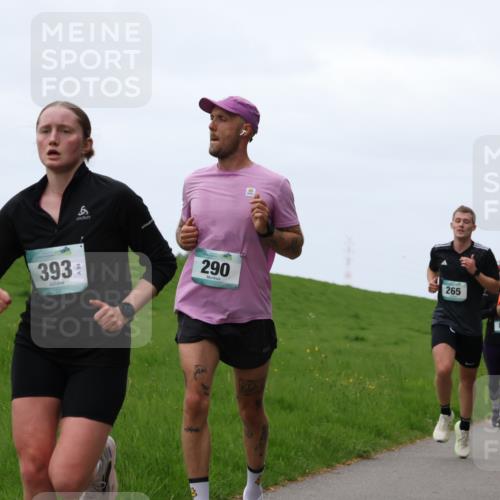 04.05.2025 - 8. Wedeler Halbmarathon Yannick Fuchs http://msf.ph/oto/7840018 04.05.2025 11:26:40 Laufen 393, 290, 601, 265, 870, 949, 871 meine-sportfotos.de