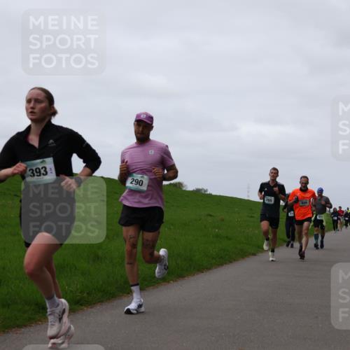 04.05.2025 - 8. Wedeler Halbmarathon Yannick Fuchs http://msf.ph/oto/7840060 04.05.2025 11:26:41 Laufen 393, 265, 290, 879, 949, 871 meine-sportfotos.de