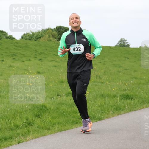04.05.2025 - 8. Wedeler Halbmarathon Lena Gebhardt http://msf.ph/oto/7840104 04.05.2025 11:46:47 Laufen 432 meine-sportfotos.de