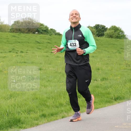 04.05.2025 - 8. Wedeler Halbmarathon Lena Gebhardt http://msf.ph/oto/7840114 04.05.2025 11:46:48 Laufen 432 meine-sportfotos.de