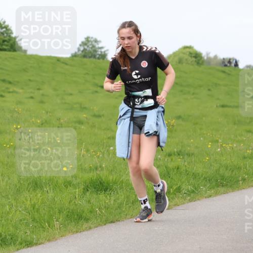 04.05.2025 - 8. Wedeler Halbmarathon Lena Gebhardt http://msf.ph/oto/7840116 04.05.2025 11:46:55 Laufen 5, 855 meine-sportfotos.de