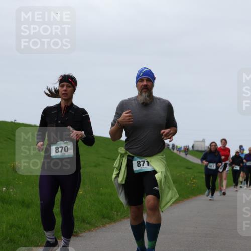 04.05.2025 - 8. Wedeler Halbmarathon Yannick Fuchs http://msf.ph/oto/7840127 04.05.2025 11:26:45 Laufen 870, 871 meine-sportfotos.de