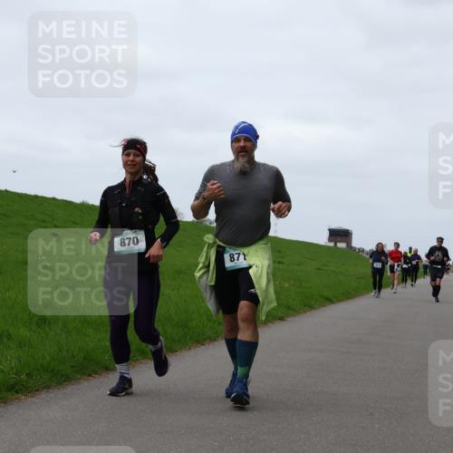 04.05.2025 - 8. Wedeler Halbmarathon Yannick Fuchs http://msf.ph/oto/7840162 04.05.2025 11:26:47 Laufen 870, 871 meine-sportfotos.de