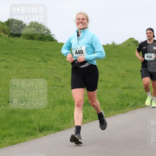 04.05.2025 - 8. Wedeler Halbmarathon Lena Gebhardt http://msf.ph/oto/7840180 04.05.2025 11:47:14 Laufen 440, 606 meine-sportfotos.de