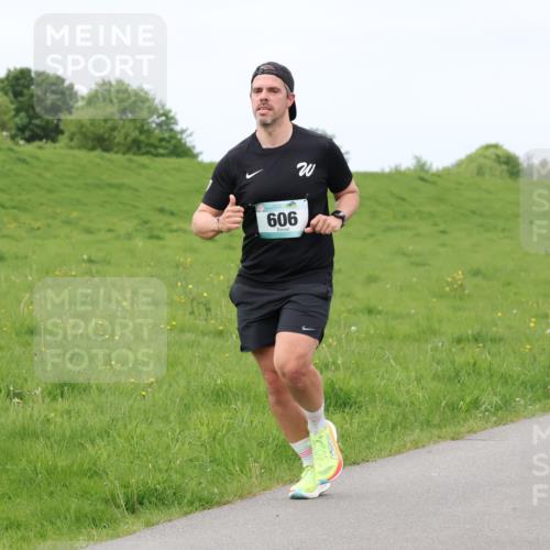 04.05.2025 - 8. Wedeler Halbmarathon Lena Gebhardt http://msf.ph/oto/7840191 04.05.2025 11:47:15 Laufen 909 meine-sportfotos.de