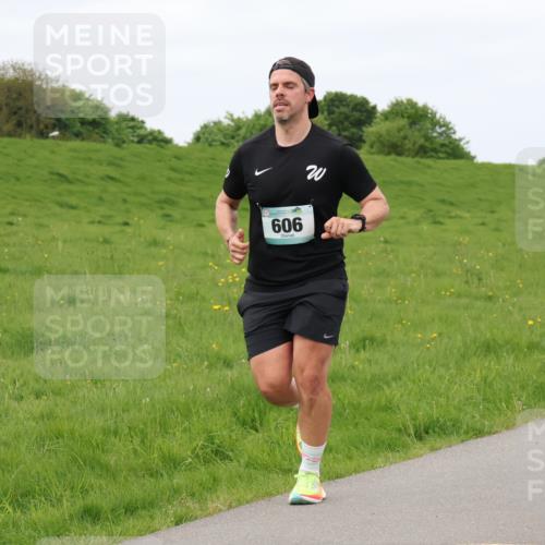 04.05.2025 - 8. Wedeler Halbmarathon Lena Gebhardt http://msf.ph/oto/7840204 04.05.2025 11:47:16 Laufen 606 meine-sportfotos.de