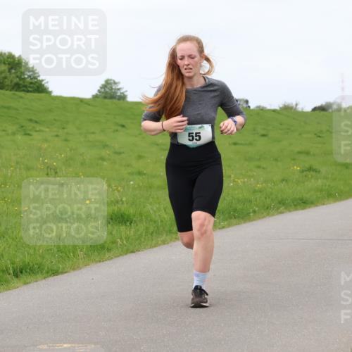 04.05.2025 - 8. Wedeler Halbmarathon Lena Gebhardt http://msf.ph/oto/7840250 04.05.2025 11:47:24 Laufen 70, 55, 55 meine-sportfotos.de