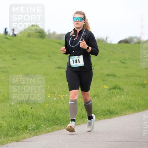 04.05.2025 - 8. Wedeler Halbmarathon Lena Gebhardt http://msf.ph/oto/7840268 04.05.2025 11:47:36 Laufen 741 meine-sportfotos.de