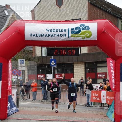 04.05.2025 - 8. Wedeler Halbmarathon Felixshl http://msf.ph/oto/7840297 04.05.2025 12:36:56 Ziel 75, 76 meine-sportfotos.de