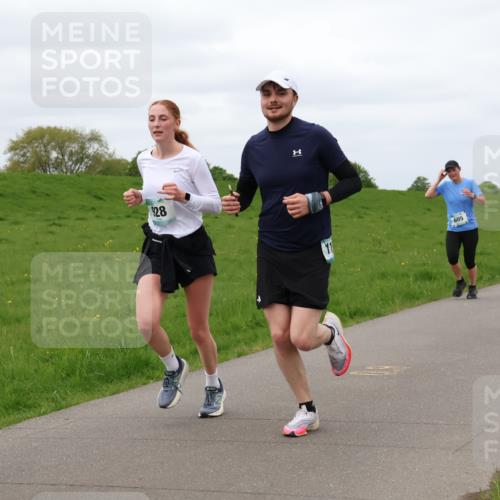 04.05.2025 - 8. Wedeler Halbmarathon Lena Gebhardt http://msf.ph/oto/7840332 04.05.2025 11:47:54 Laufen 928, 605 meine-sportfotos.de