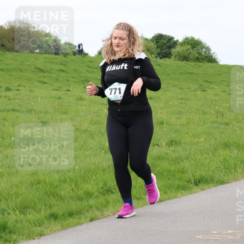 04.05.2025 - 8. Wedeler Halbmarathon Lena Gebhardt http://msf.ph/oto/7840368 04.05.2025 11:47:58 Laufen 771 meine-sportfotos.de