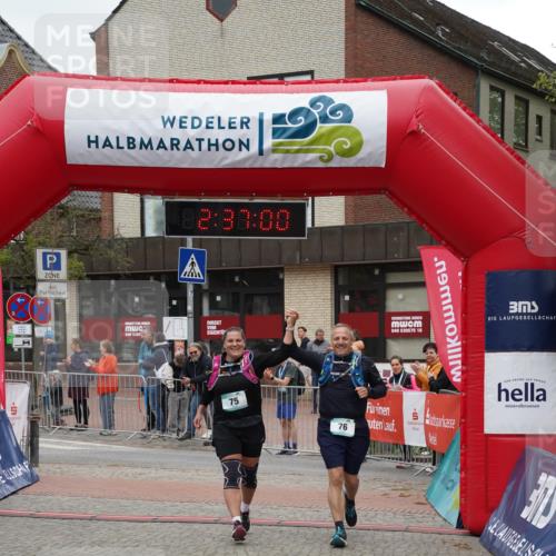 04.05.2025 - 8. Wedeler Halbmarathon Felixshl http://msf.ph/oto/7840370 04.05.2025 12:36:58 Ziel 75, 76 meine-sportfotos.de