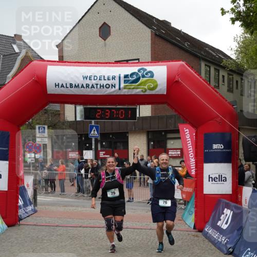 04.05.2025 - 8. Wedeler Halbmarathon Felixshl http://msf.ph/oto/7840381 04.05.2025 12:36:59 Ziel 75, 76 meine-sportfotos.de